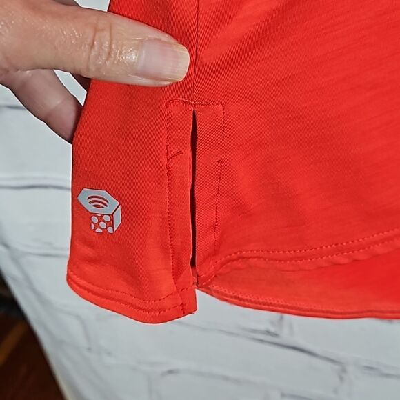 Mountain Hardware Tank - Picture 2 of 8